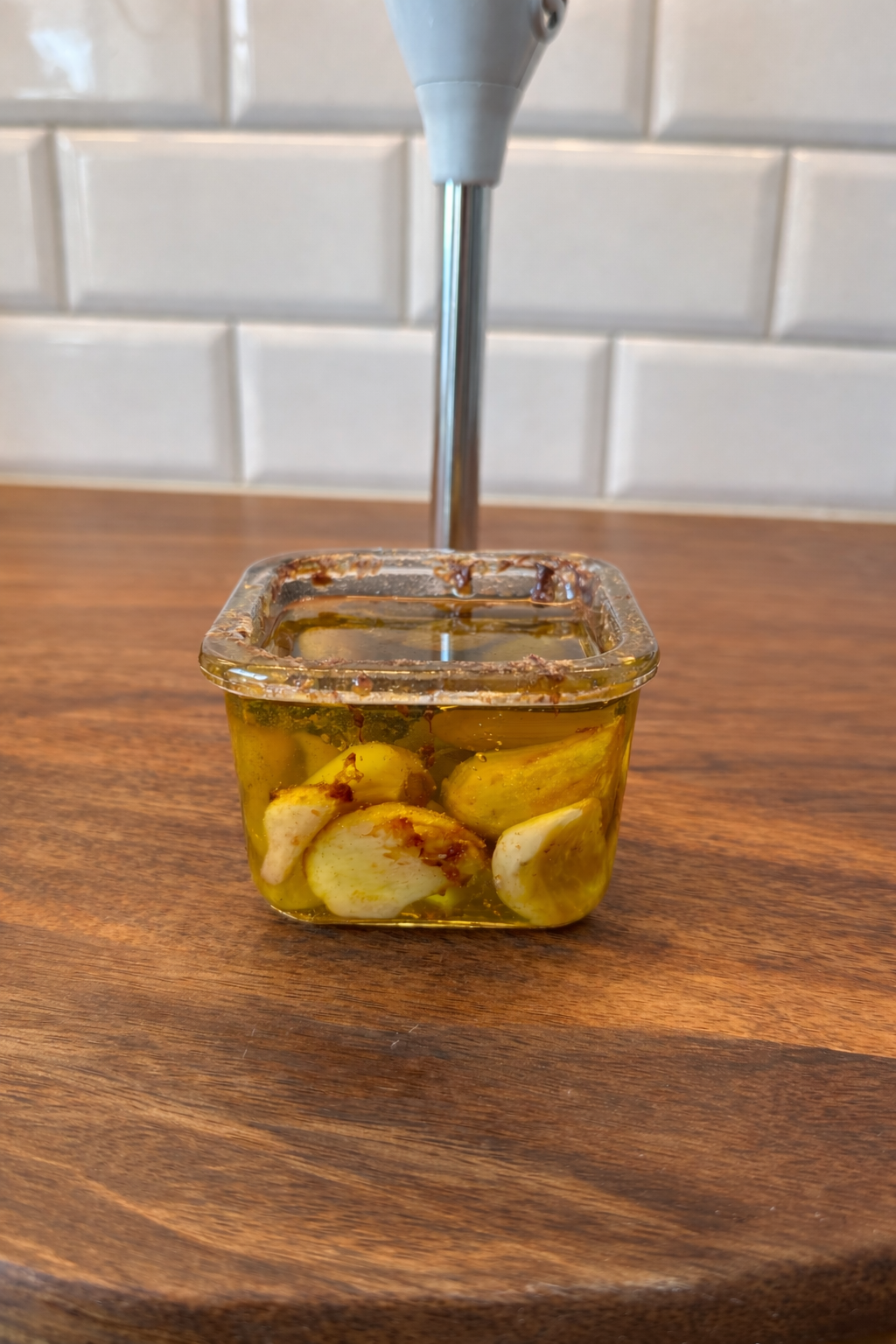 Upieczony na złocisto czosnek — miękki i karmelowy